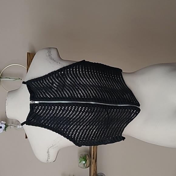 Windsor Crop Top - Picture 4 of 7